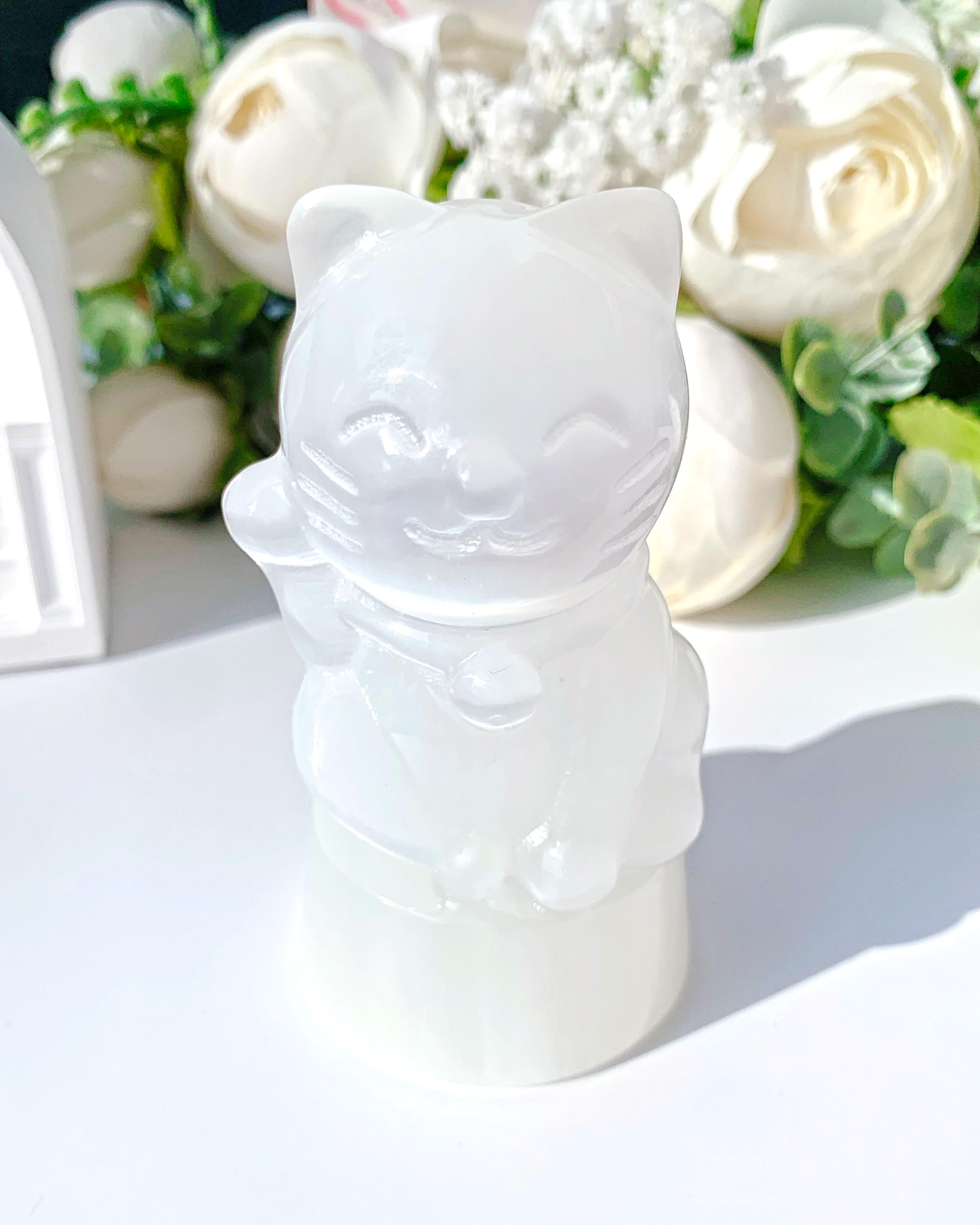 Lucky cat see-through plaster ornament